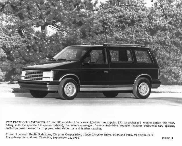 1989 Plymouth Voyager LX Press Photo 0069