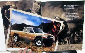 2000 Chevrolet S-10 Pickup Dealer Sales Brochure Features Options Specs