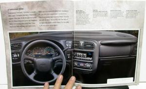 2000 Chevrolet S-10 Pickup Dealer Sales Brochure Features Options Specs