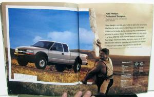 2000 Chevrolet S-10 Pickup Dealer Sales Brochure Features Options Specs