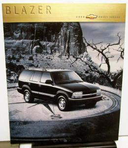 2000 Chevrolet Blazer Dealer Sales Brochure Features Options Large Chevy