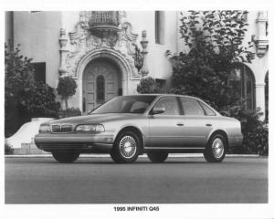 1995 Infiniti Q45 Press Photo 0003