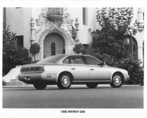 1995 Infiniti Q45 Press Photo 0004