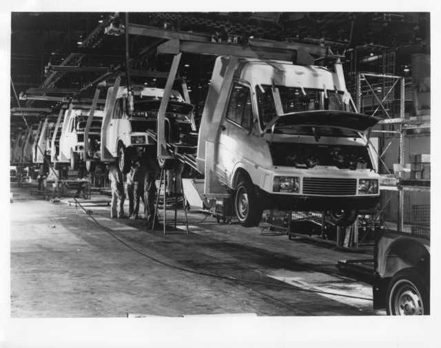 1983 Winnebago Assembly Line Press Photo and Release 0005