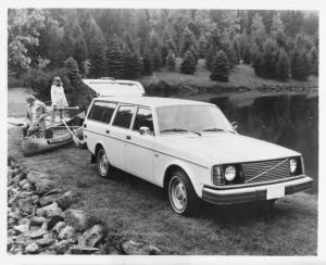 1975 Volvo 240 Series Station Wagon Press Photo and Release 0019