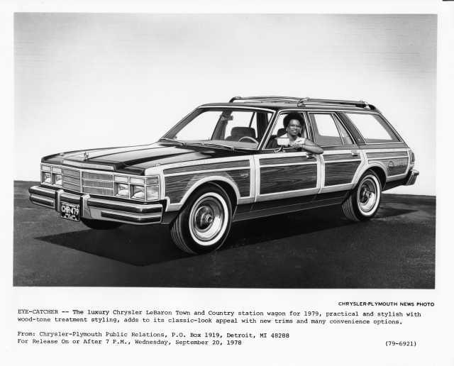 1979 Chrysler LeBaron Town and Country Station Wagon Press Photo 0092