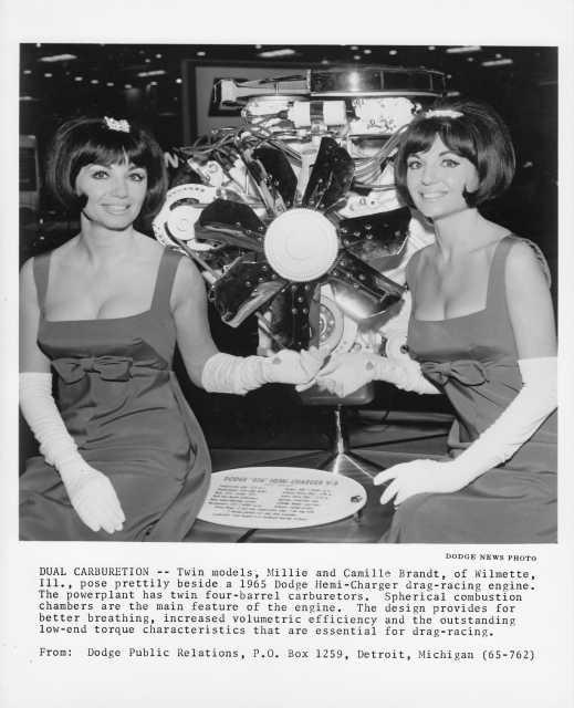 1965 Dodge 426 Hemi Charger Dual Carbs Display Engine & Twins Press Photo 0193