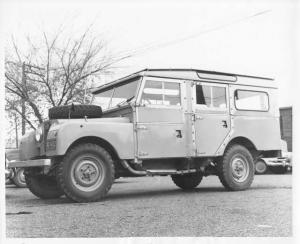 1956-1957 Land Rover Series I 107 Station Wagon Press Photo 0053