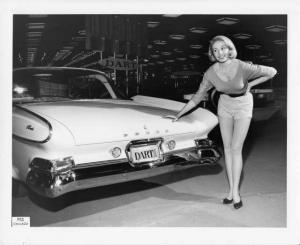 1961 Dodge Dart Pioneer with Model Press Photo 0247