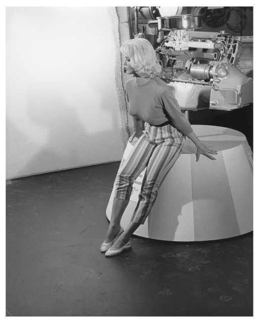 1960 Chrysler Slant 6 Engine Press Photo 0098