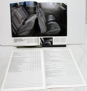 1990 Volkswagen VW Italian Text Foreign Dealer Passat Sales Brochure Specs