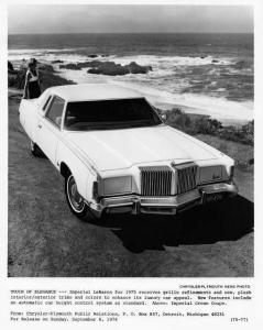 1975 Chrysler Imperial LeBaron Press Photo 0101
