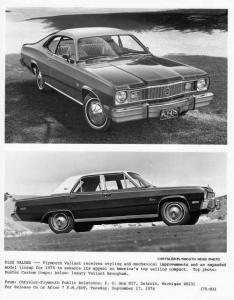 1975 Plymouth Duster Custom Coupe & Valiant Brougham Press Photo 0107