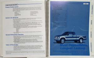 1995 Chevrolet Dealer Truck Product Guide Reference Data Book