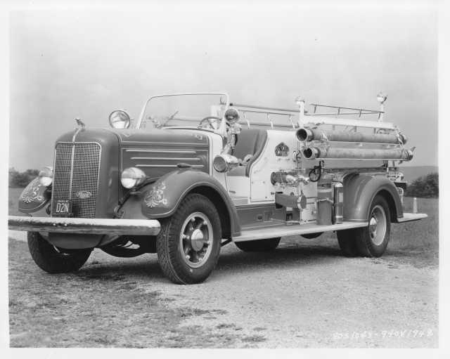 1938-1939 Mack Fire Truck Press Photo 0300