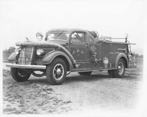 1940 Mack Fire Truck Press Photo 0303