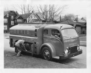 1949 White 3000 Series Truck Press Photo 0159 - Standard Oil Co Ohio - SOHIO