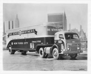 1950s White 3000 Series Truck Press Photo 0192 - The 7 Brothers