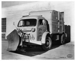 1949 White 3000 Series Truck Press Photo 0206 - Milwaukee Dept of Public Works