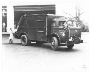 1950s White 3000 Series Truck Press Photo 0222 - Penn Fruit Company