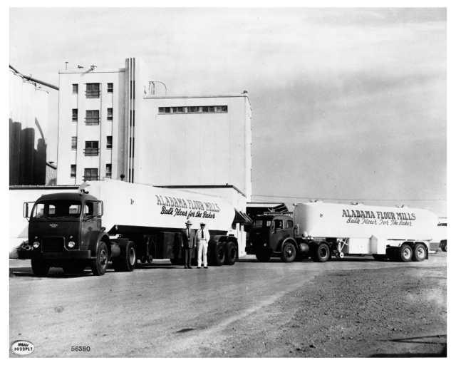 1950s White 3000 Series Truck Press Photo 0223 - Alabama Flour Mills