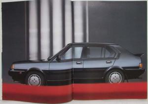 1986 Volvo 340 and 360 Sales Brochure - Dutch Text