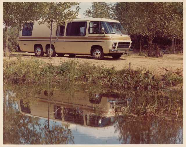 1975 GMC Eleganza II Motor Home Color Press Photo 0306