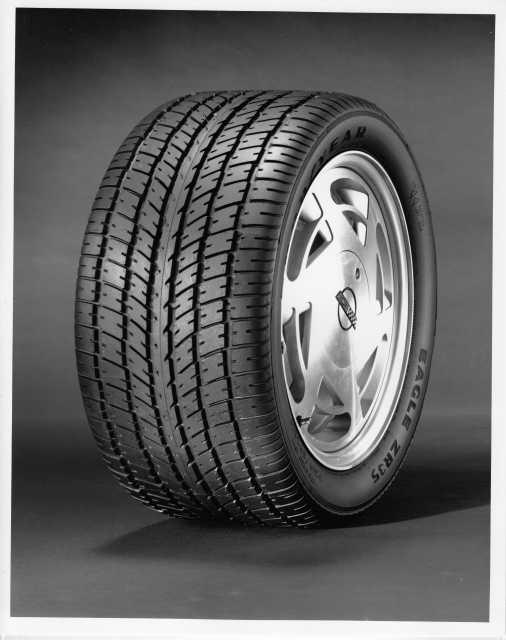 1990 Goodyear ZR35 Gatorback Tires Press Photo and Release 0506 - ZR-1 Corvette