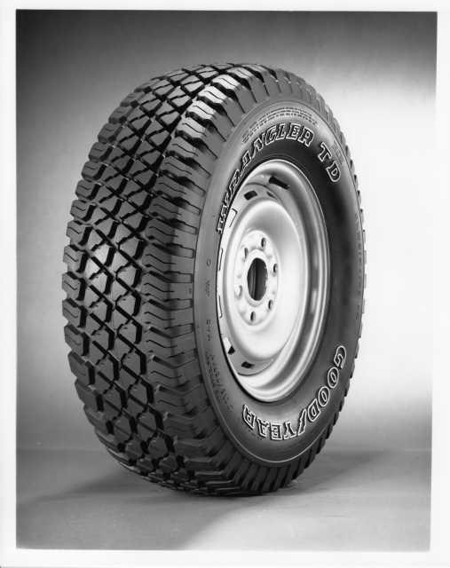 1990 Goodyear Wrangler TD Boonie Tires Press Photo & Release 0510 - 1500-Series