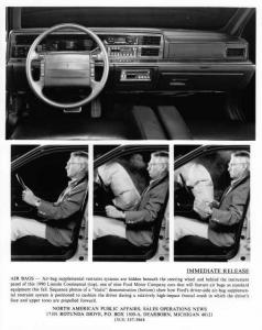 1990 Lincoln Continental Supplemental Restraint System Press Photo 0081