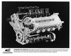 2000 Oldsmobile Aurora Indy Racing Engine Press Photo 0300