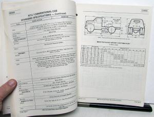 1977 GMC Medium/Heavy Duty Trucks Data Book B-1 Dealer Reference Facts Options