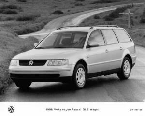 1996 Volkswagen VW Passat GLS Wagon Press Photo 0077