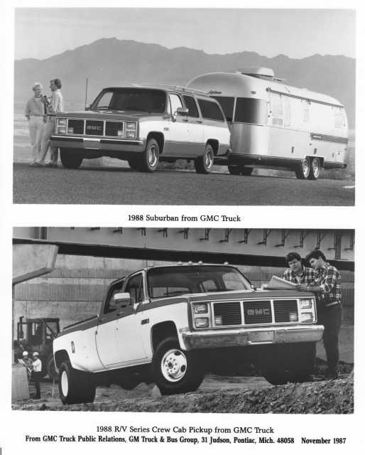 1988 GMC Suburban and R/V Series Crew Cab Pickup Truck Press Photo 0320