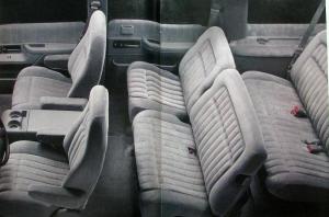 1993 GMC Suburban SL SLE Truck Sales Brochure Original