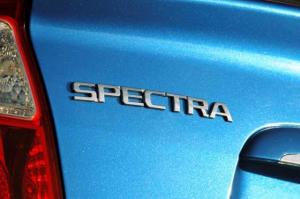 2004 Kia Spectra Media Information Press Kit and KCV III Concept Info