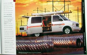 1999 GMC Light Commercial Trucks Vans Sales Brochure Original