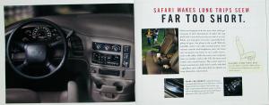 2001 GMC Safari Van Truck Sales Brochure Original