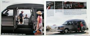 2004 GMC Savana & Safari Vans Truck Sales Brochure Original