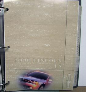 2000 Lincoln Product Portfolio Dealers Album LS Continental Town Car Navigator