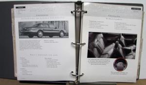 2000 Lincoln Product Portfolio Dealers Album LS Continental Town Car Navigator
