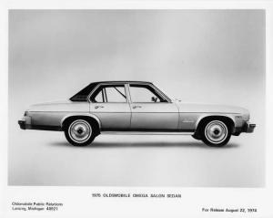 1975 Oldsmobile Omega Salon Sedan Press Photo 0311