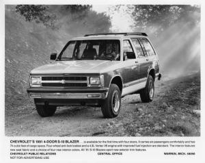 1991 Chevrolet 4-Door S-10 Blazer Press Photo 0545
