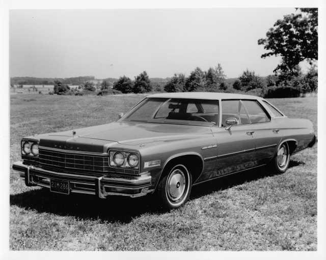 1975 Buick LeSabre Press Photo and Release 0222
