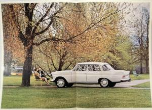 1966 Mercedes-Benz Model 200 D Sales Folder Brochure - French Text