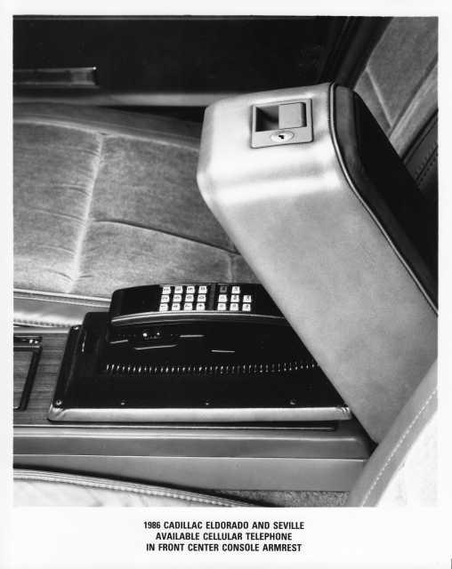 1986 Cadillac Eldorado and Seville Cell Phone in Armrest Press Photo 0238