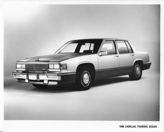 1986 Cadillac Touring Sedan Press Photo 0251