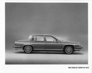 1986 Cadillac Sedan DeVille Press Photo 0264