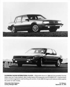 1988 Oldsmobile Touring Sedan and Trofeo Press Photo 0271