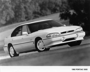 1992 Pontiac Bonneville SSEi Press Photo 0129